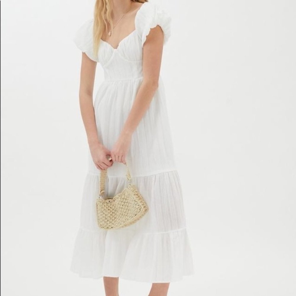Kiss the Sky Amelie Tiered Maxi Dress In White - Urban Outfitters
